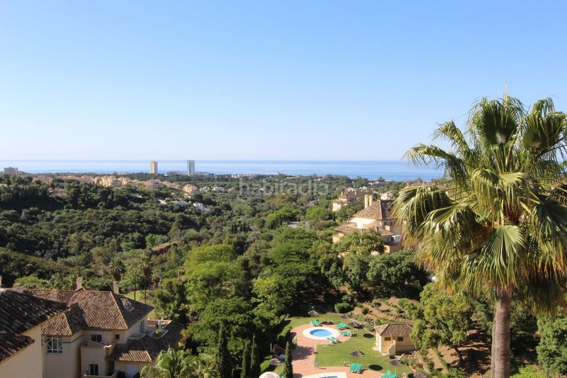 Foto 70f2b358-32c9-4a7b-87a4-748643084893. Àtic amb aparcament a Elviria Marbella