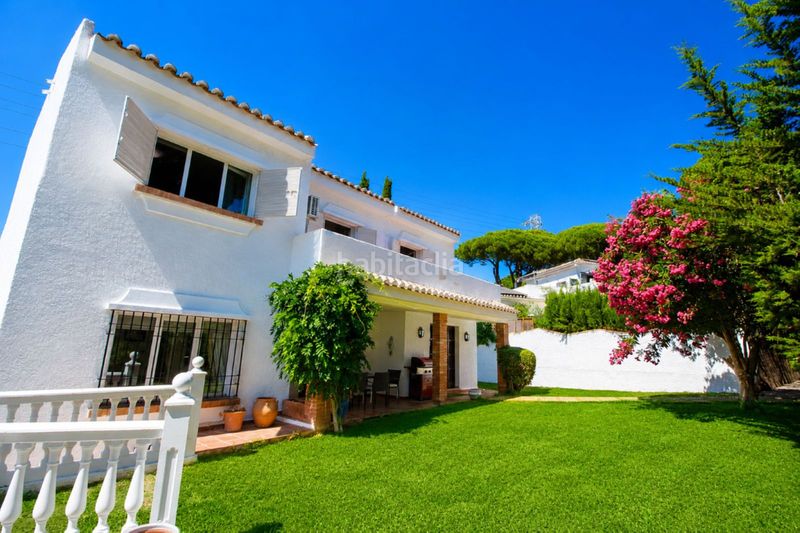Foto 4253f1cf-0f1b-4e99-9f36-0afcec15d379. Casa amb aparcament piscina a Calahonda Mijas