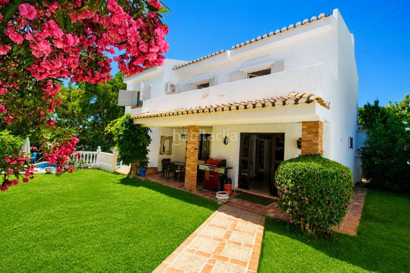 Foto 5628f918-9960-47ae-ab50-dee882fd6f8b. Casa amb aparcament piscina a Calahonda Mijas