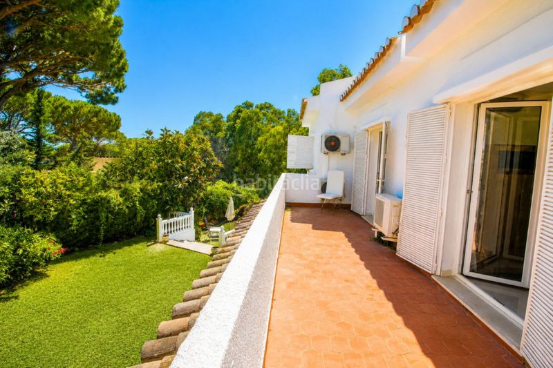 Foto 643b8319-1a03-4260-b944-afe82b44a32a. Casa amb aparcament piscina a Calahonda Mijas