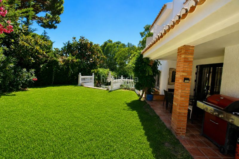 Foto 70cd0203-fb05-43ef-8003-1af932a55734. Casa amb aparcament piscina a Calahonda Mijas