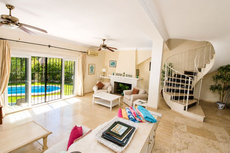 Foto 75bcbf40-03e3-43d4-a820-b2b0030e196e. Casa amb aparcament piscina a Calahonda Mijas