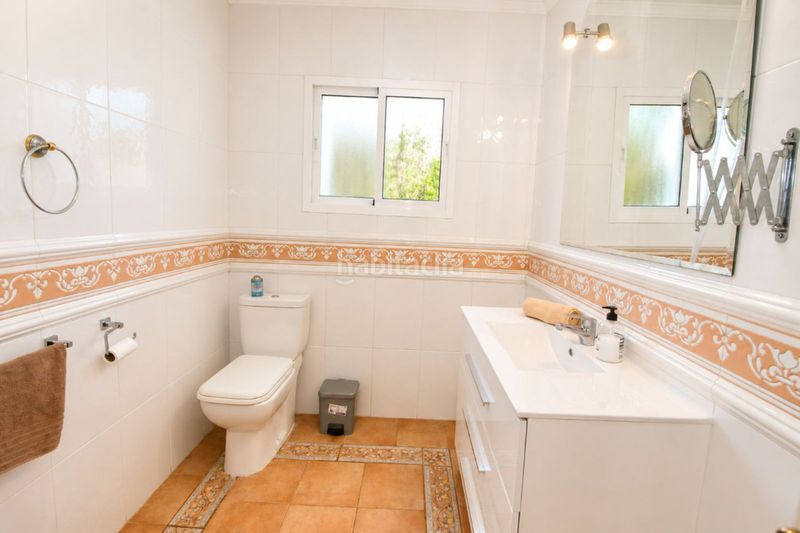 Foto 83104c2b-1051-4d90-85c5-088ff2b69fd0. Casa amb aparcament piscina a Calahonda Mijas