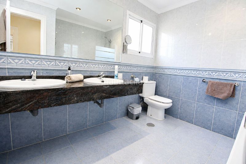 Foto 848bb9d9-8180-461e-b735-49279134717b. Casa amb aparcament piscina a Calahonda Mijas