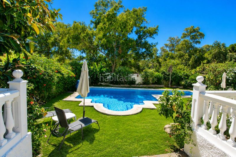 Foto b98d16b0-2ebe-4695-9ac9-3846f7f4e2ec. Casa amb aparcament piscina a Calahonda Mijas
