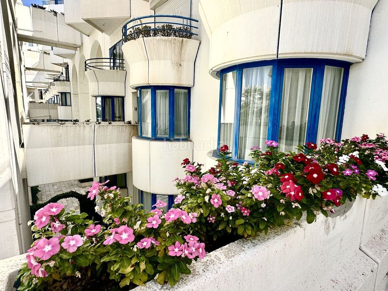 Foto f236feb2-fc5a-4840-bacf-2abd0695bf2a. Dúplex en Playa de la Fontanilla Marbella