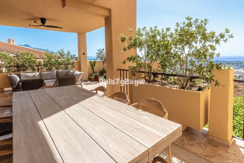 Foto 8a31e3d1-262d-48d5-9230-c2ff6fae9661. Appartement in El Paraíso Benahavís