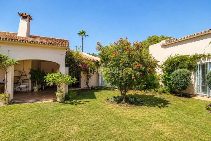 Foto 6e54de75-22ca-4a78-b919-f3518f4c37a3. Casa amb piscina a los arqueros - puerto del almendro Benahavís