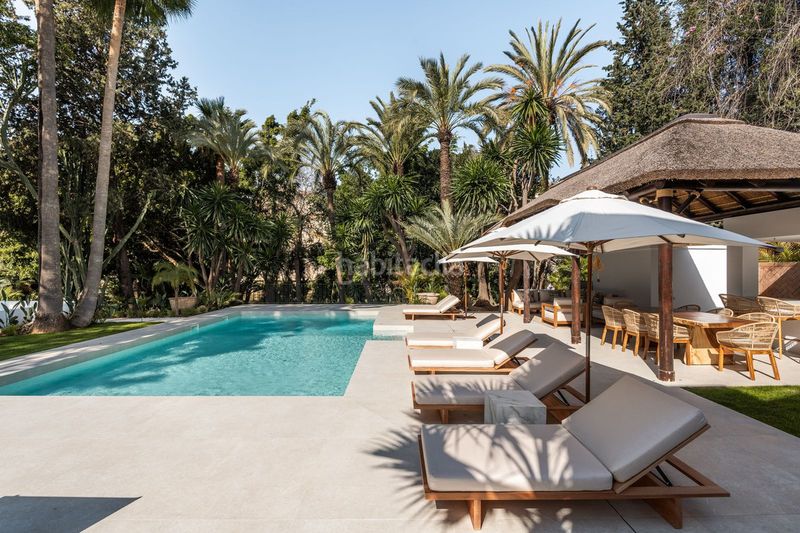 Foto c0cf38b9-459c-4c5b-b8d7-a24fd1b63e6b. Casa amb piscina a Los Naranjos Marbella