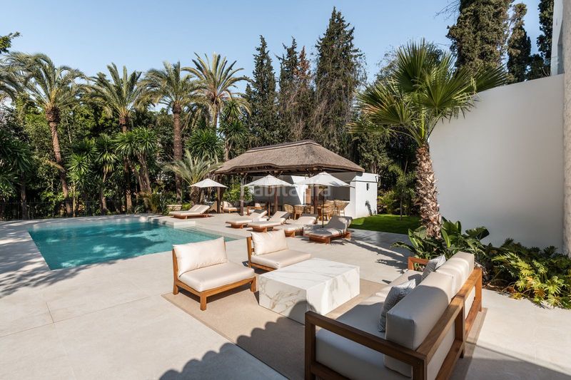 Foto e8df7f9b-4fb1-485b-a08c-4b0e990bda12. Casa amb piscina a Los Naranjos Marbella