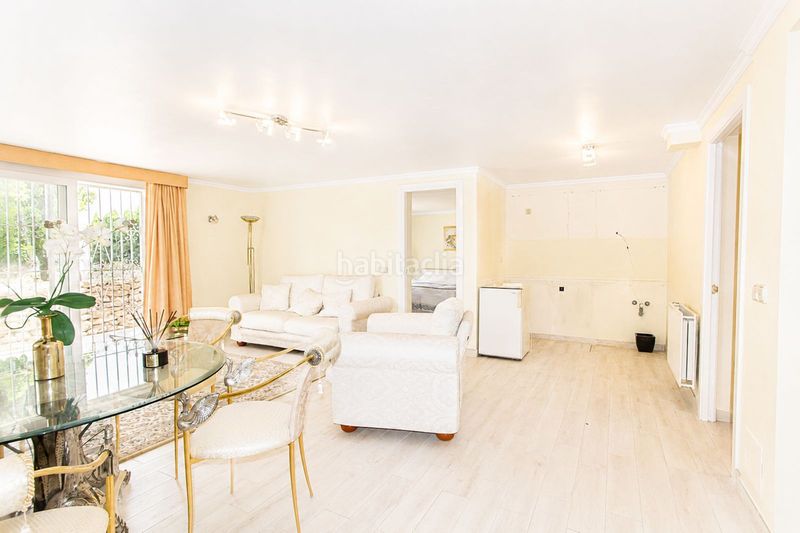 Foto 7a9d3e4f-84c3-4820-9aa1-6404ef9ffbbe. Casa amb piscina a Elviria Marbella