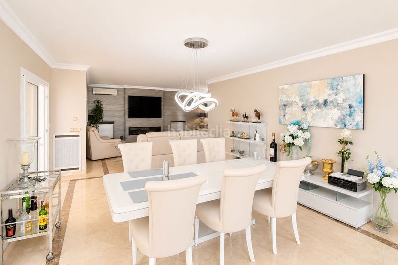 Foto a74a2c38-dd6f-473f-84cd-9d94b3fecb31. Casa amb piscina a Elviria Marbella