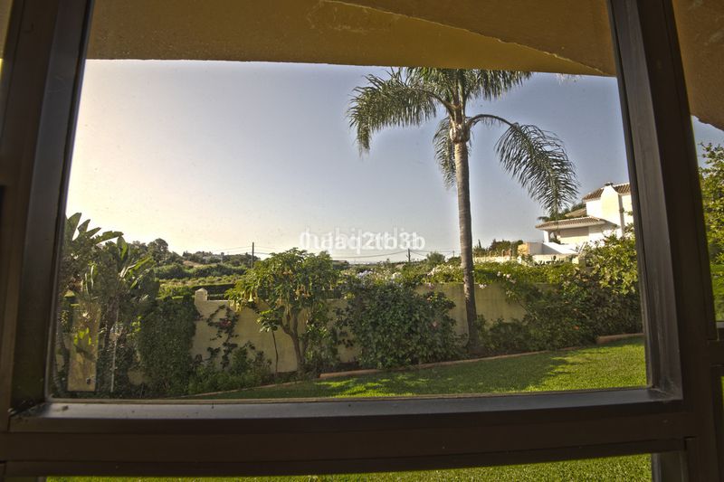 Foto c5f54dbe-8b25-4684-9cfc-80be0a638f1c. Casa amb piscina a Los Llanos Estepona