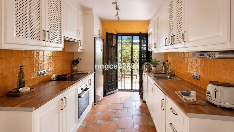 Foto 248880b1-c459-4d62-bbb9-320cc3c92a34. Casa a Los Naranjos Marbella