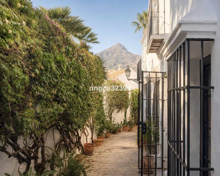 Foto b454f674-7d62-4c8f-8e81-018e9ae7dbd7. Casa a Los Naranjos Marbella