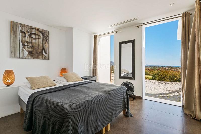 Foto e2275455-df16-432d-957b-32cf5b853a39. Chalet with pool in La Alquería Benahavís