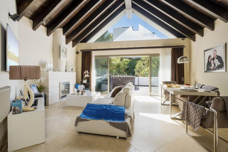Foto 98f0aecb-2339-4949-befe-b2df7379084f. Dachwohnung mit heizung pool in Divina Pastora Marbella