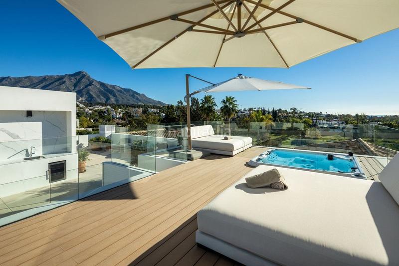 Foto d9327601-0c7a-48f3-a950-8c1f06699178. Chalet en Los Naranjos Marbella