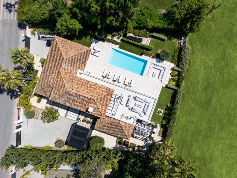 Foto 7bdec9c5-e9ba-4bbb-9411-f444f4062d2f. Chalet mit pool in Los Naranjos Marbella