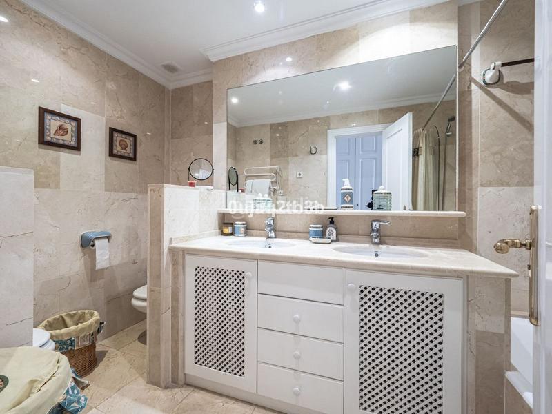 Foto 24833e02-6796-466f-af81-a510a2b2dd3b. Apartament amb piscina a Puerto Banús Marbella