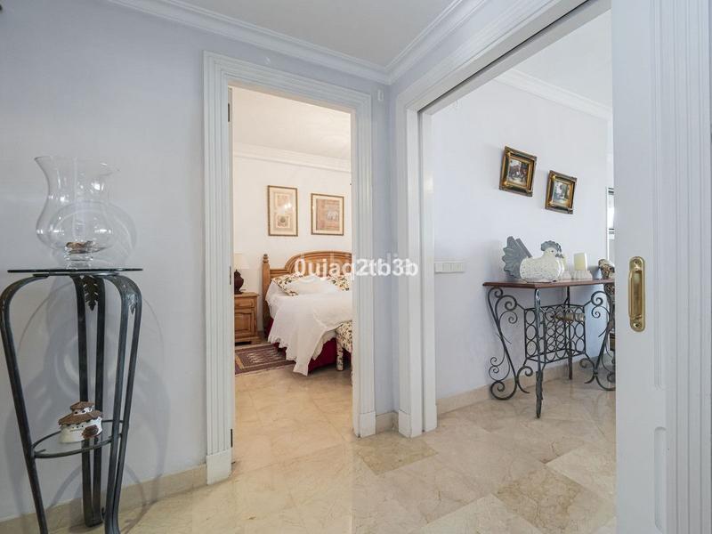 Foto 9a90b8bd-770f-4548-8bc3-5e71fdbfe863. Apartament amb piscina a Puerto Banús Marbella