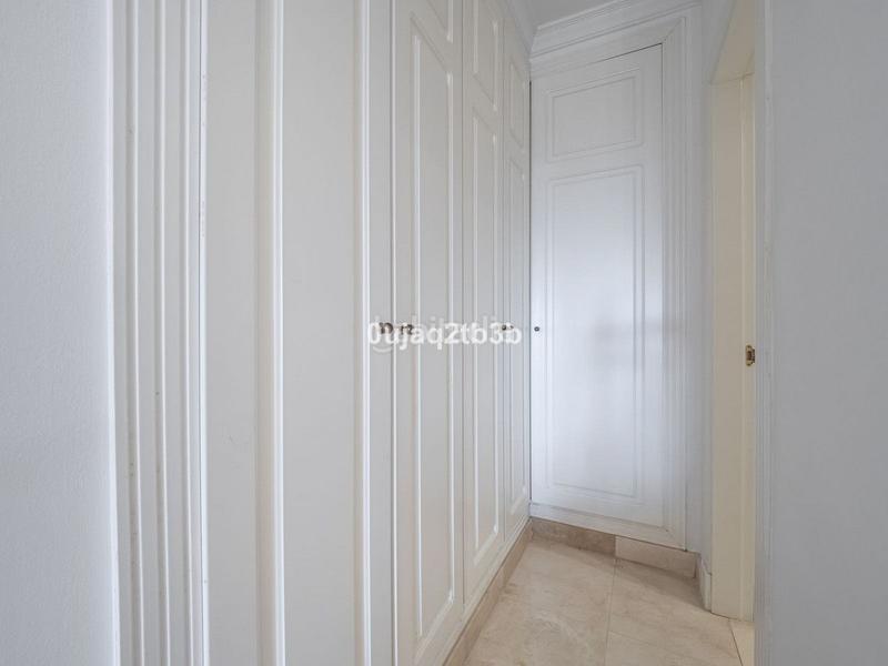 Foto ee26347c-6e46-43b8-bff0-498f63fdb8ac. Appartement avec piscine dans Puerto Banús Marbella