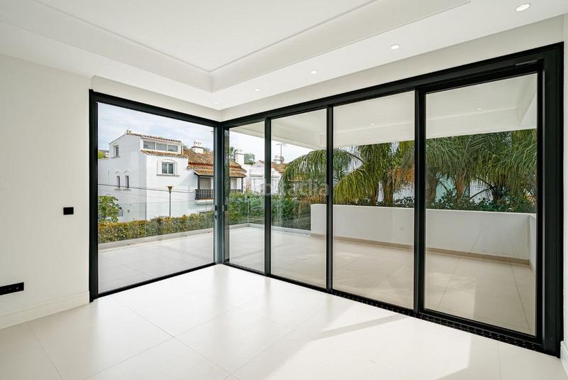 Foto 2d2fbb87-4c2a-4d19-ac5c-3c6d4e11014f. Chalet en Divina Pastora Marbella