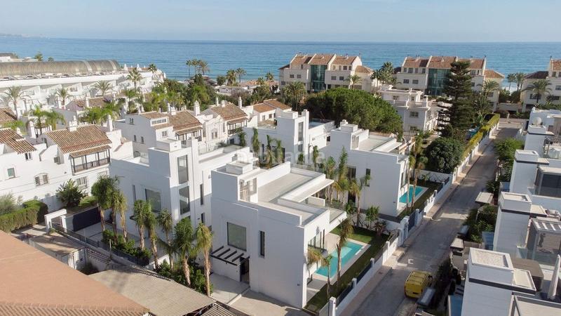 Foto 30653566-1a17-4a39-bbe5-0ba79675b04a. Chalet en Divina Pastora Marbella