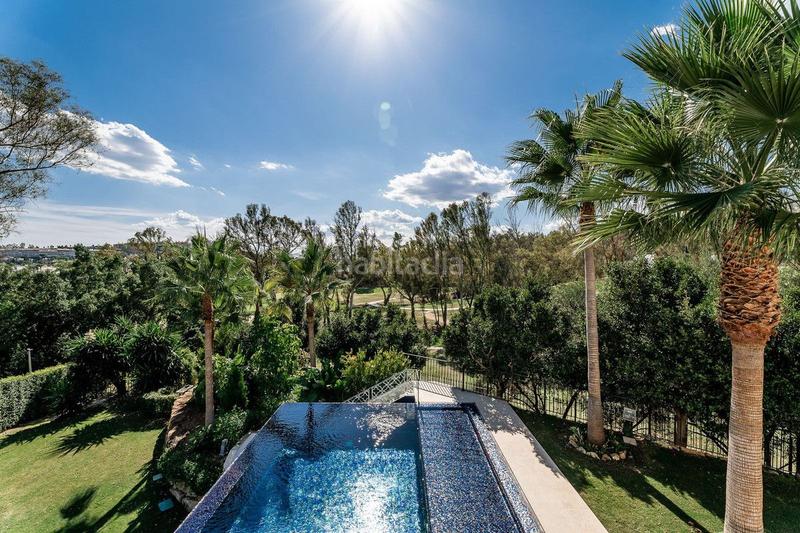 Foto 0e630054-a080-4cbb-a450-97087be6d37c. Chalet mit heizung pool in Los Naranjos Marbella