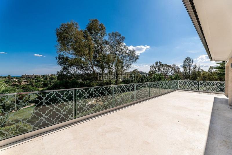 Foto f4ce681e-e350-4f1f-96b1-e0ba2f1e95f1. Chalet mit heizung pool in Los Naranjos Marbella