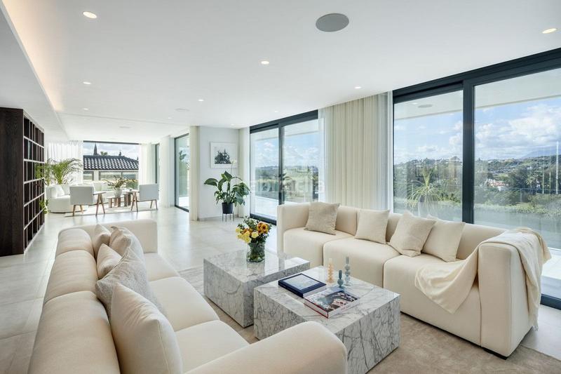 Foto c405bf8e-8d52-4021-9778-5c62f3f7e41c. Chalet en Los Naranjos Marbella