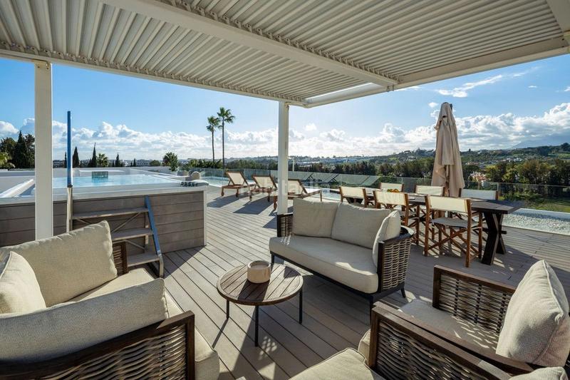 Foto cb10347c-db90-4b36-bfff-ebf6f00ca314. Xalet amb piscina a Los Naranjos Marbella