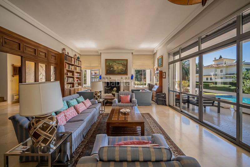 Foto f57c6677-3c8f-42dd-a73b-4af6cbbe1233. Chalet con riscaldamento piscina in Divina Pastora Marbella
