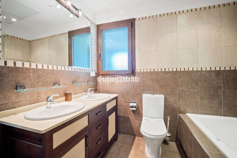 Foto 0b397d2f-a16e-42bf-be86-c70643d490cf. Chalet con piscina in Montemayor - Marbella Club Benahavís