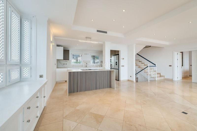 Foto 1007e5dc-4cd5-45af-ae52-93b98da89603. Chalet en Divina Pastora Marbella
