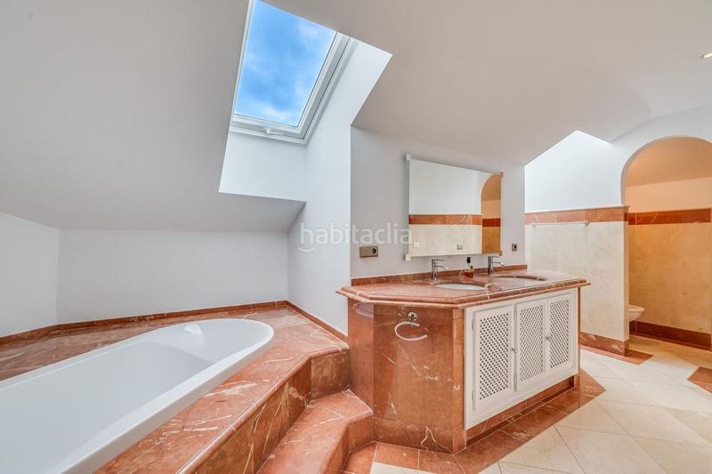 Foto 4c69f004-e45f-4ccd-9e49-18c1d8794939. Chalet en Divina Pastora Marbella