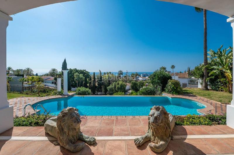 Foto 8e4e31fd-b570-411a-bc0b-b82cb8fdf734. Chalet en Divina Pastora Marbella