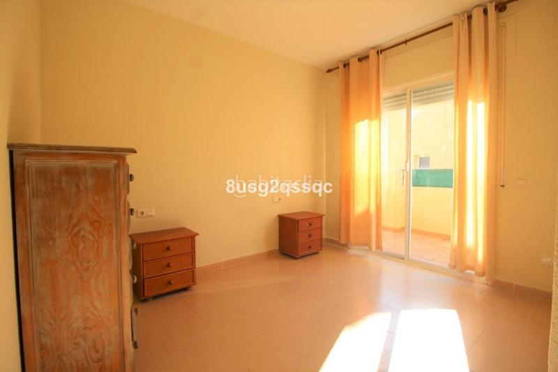 Foto 4df76753-c678-48fd-a1bb-4e71600f90f0. Casa a schiera con piscina in Los Llanos Estepona