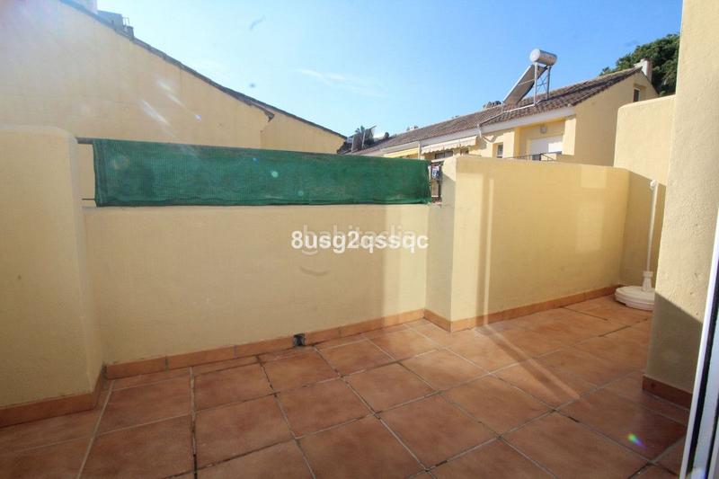 Foto 93c80043-b9ae-40ae-8ed4-e41af064ba24. Casa a schiera con piscina in Los Llanos Estepona