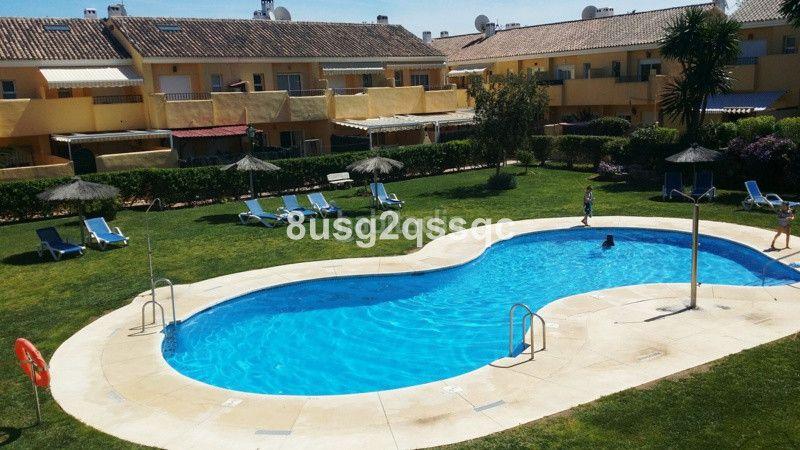 Foto ba2990e0-274b-4345-9cc3-04347be16838. Casa a schiera con piscina in Los Llanos Estepona