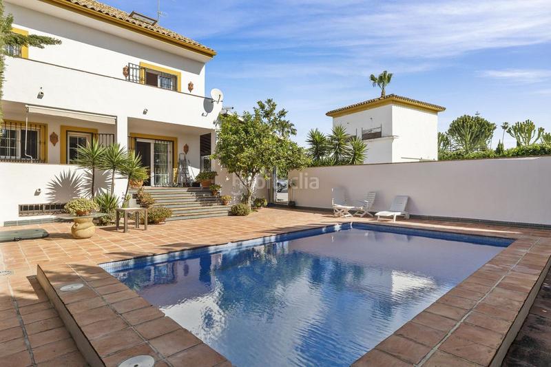 Foto 6535d69c-91ac-4ae5-871f-2c6c7101d5a7. Semi detached house with heating pool in Los Monteros Marbella