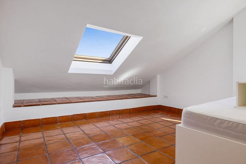 Foto dbe541f1-9c38-4e94-a528-d0de376971c6. Semi detached house with heating pool in Los Monteros Marbella