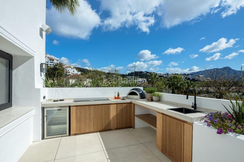 Foto 571e5675-65f5-4422-9a82-b0895cc0c62c. Chalet con riscaldamento piscina in los arqueros - puerto del almendro Benahavís