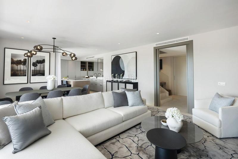Foto f21dd533-d246-46b0-be92-ebc019f2ec17. Attico con riscaldamento piscina in Divina Pastora Marbella
