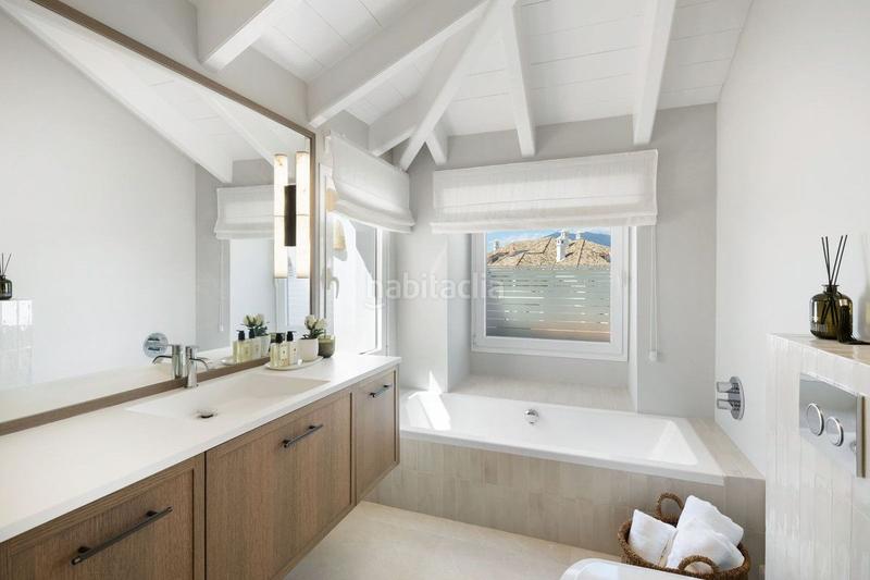 Foto fce0ec77-9ff7-4a50-93e7-3e0c7c373848. Attico con riscaldamento piscina in Divina Pastora Marbella