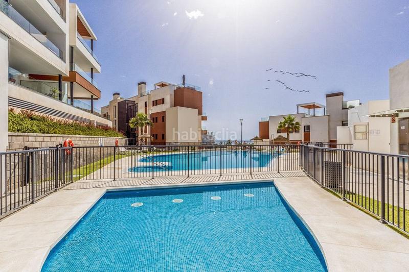 Foto 265c3115-0c88-4e40-b57d-34f98f6c8a75. Apartament amb calefacció piscina a Las Gaviotas - Carvajal Fuengirola
