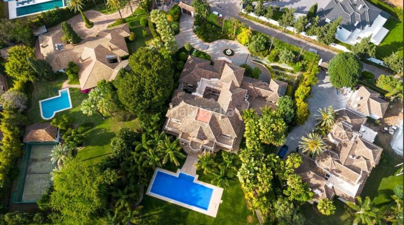 Foto 38bfe2ed-78f5-4f42-86e8-777273af2a46. Chalet with heating pool in Guadalmina Baja Marbella