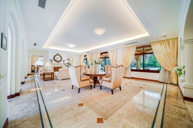 Foto fb17b5e9-34f3-40fd-b6ed-0ef7edf9e43c. Chalet with heating pool in Guadalmina Baja Marbella