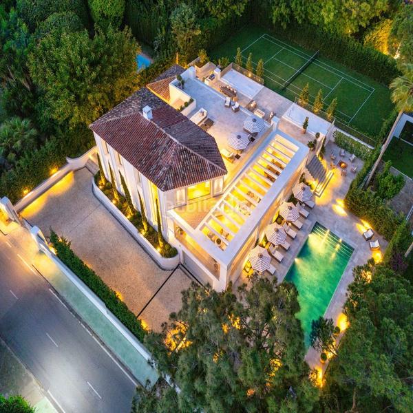 Foto 67d9e717-0829-4323-8d78-ee3c873b50a4. Chalet en Divina Pastora Marbella
