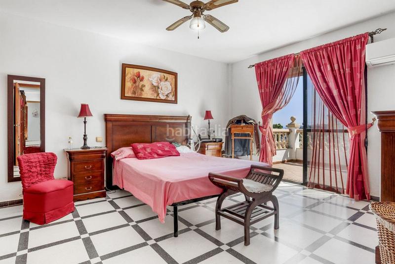 Foto b86b82ca-72ca-4a06-8b75-177b561d9201. Chalet en Centro Estepona
